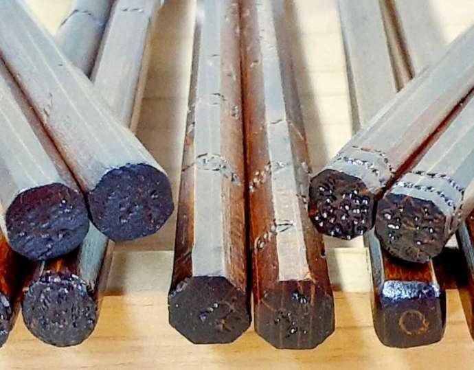 長野県安曇野市にある「あづみの木箸 Fab factory」で作った箸が完成した様子