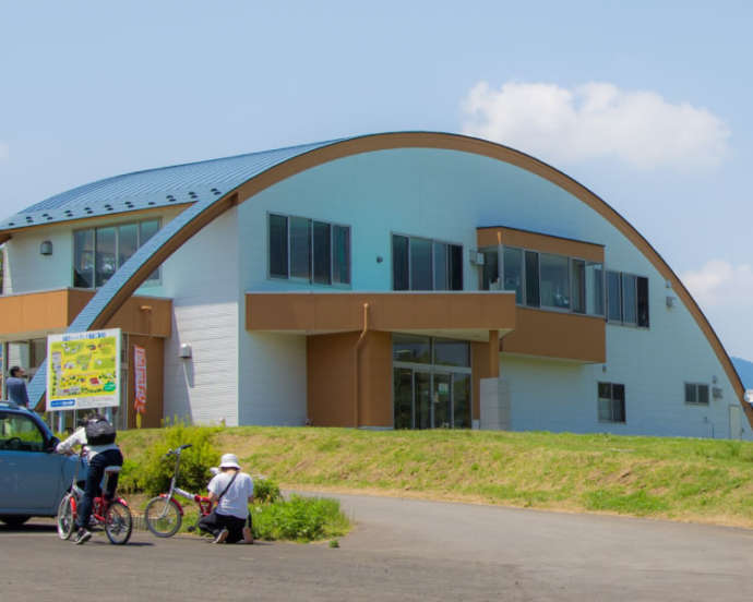 宮城県刈田郡蔵王町の「蔵王酪農センター」にある体験館の外観