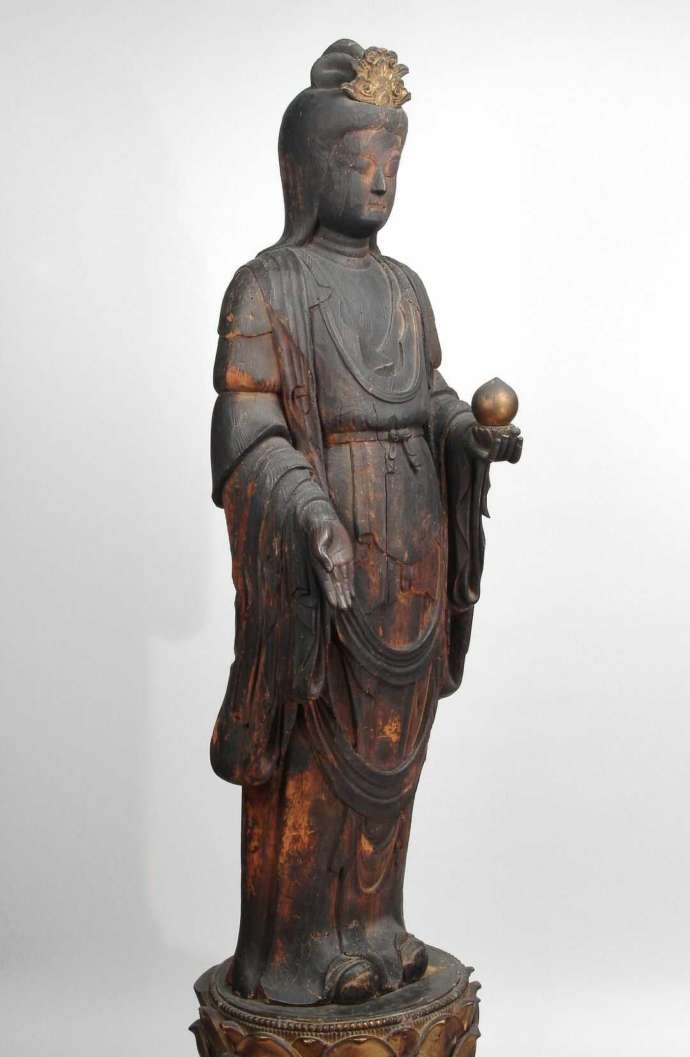 善通寺宝物館に収蔵されている木造吉祥天立像