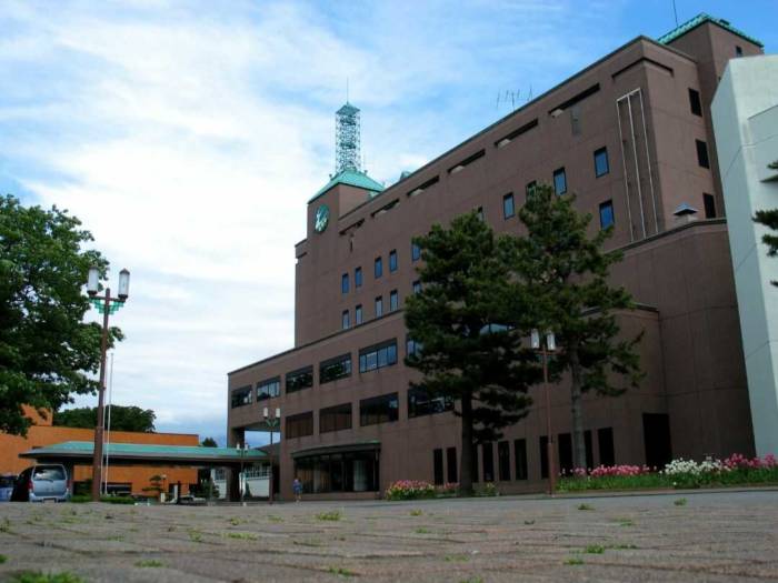 新潟県糸魚川市役所の外観
