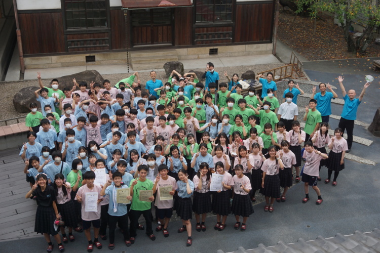 「岡山県立倉敷天城中学校」15期生の生徒たち