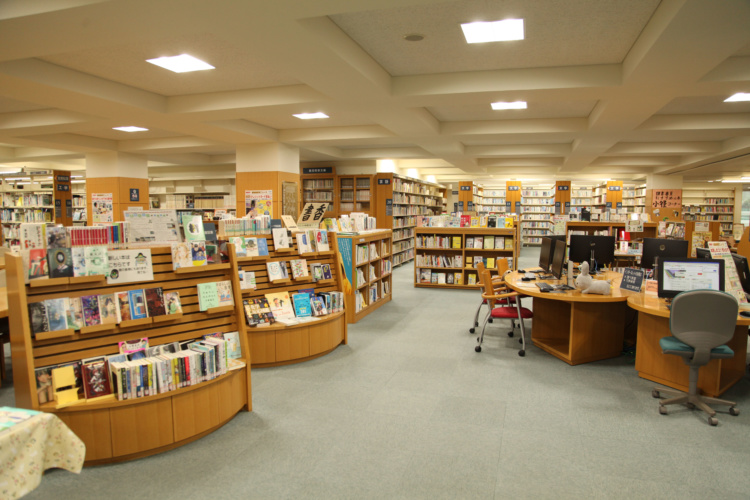 文京学院大学女子中学校の図書室