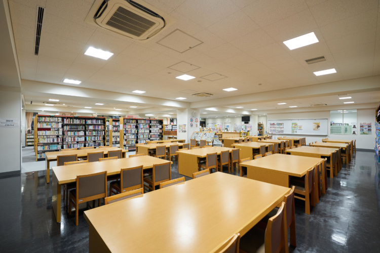 日本大学豊山中学校・高等学校の図書館