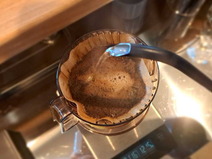 「かふぇむぐ」のコーヒー作りイメージ