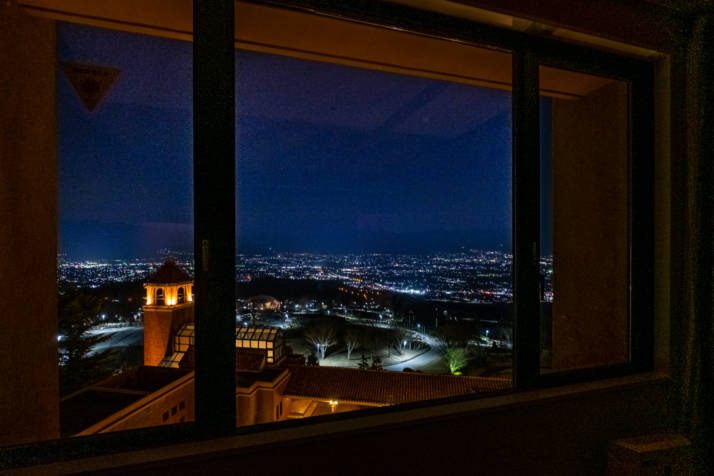 フルーツパーク富士屋ホテルの客室から見える夜景
