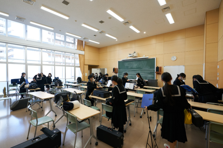 富士見中学校高等学校の音楽室