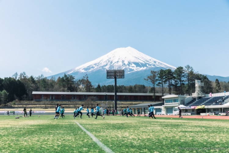 FCふじざくら山梨がホームゲームを行う「富士山の銘水スタジアム」