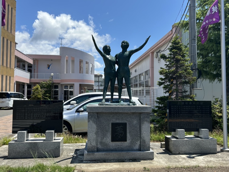 宮城県大崎市の「古川学園中学校・高等学校」にある銅像