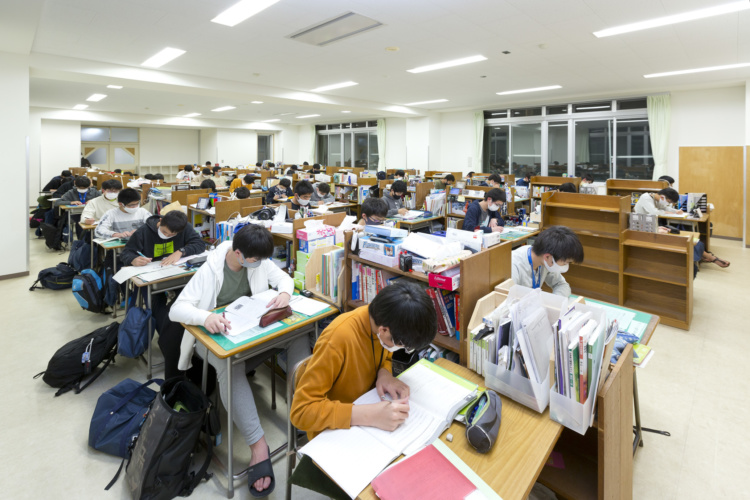 函館ラ・サール中学校・高等学校の寮生活の様子