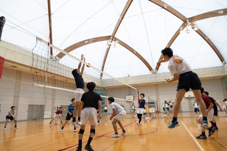 広島学院中学校・高等学校のバレーボール部の練習風景