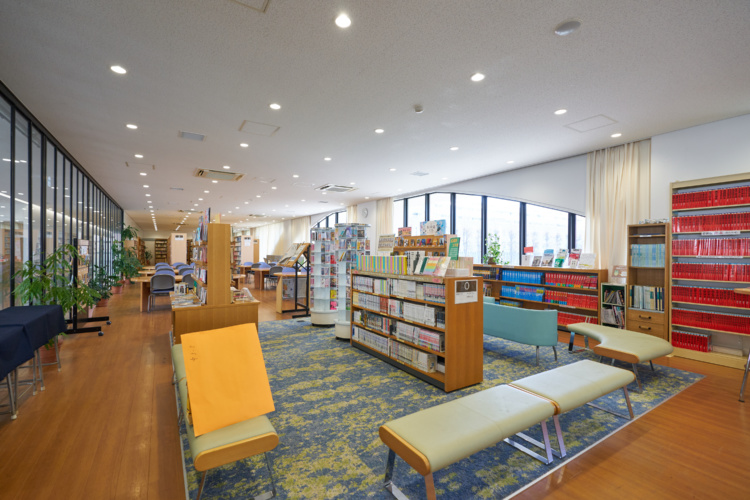 本郷中学校・高等学校の図書館