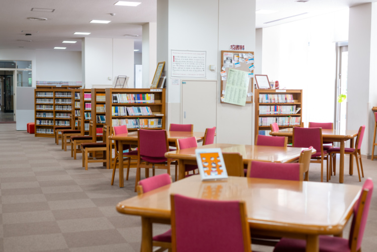 関西学院中学部・高等部の図書館