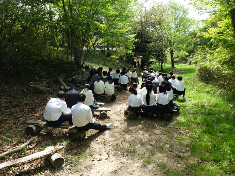 奈良学園中学校・高等学校の森の教室