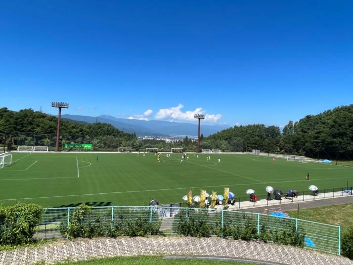 長野県塩尻市の「道の駅 小坂田公園」にあるサッカー場