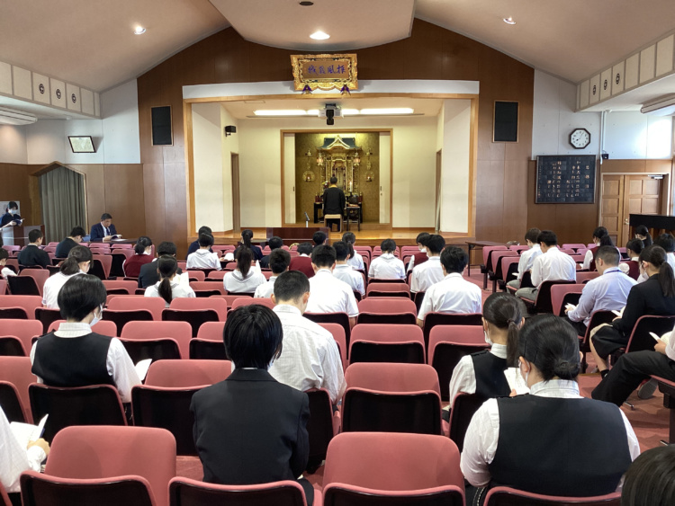学校法人佐賀龍谷学園 龍谷中学校・高等学校の朝の礼拝