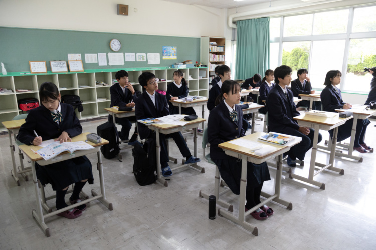 「広島三育学院中学校・高等学校」の授業風景