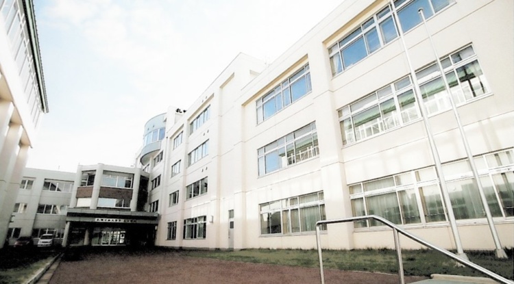 札幌日本大学中学校高等学校の校舎外観
