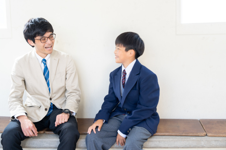 精道三川台中学高等学校の田中先生と生徒