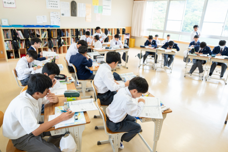 精道三川台中学高等学校の日常の授業の風景