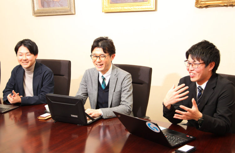 インタビューにご対応いただいた聖学院中学校・高等学校の山本先生、井上先生、早川先生