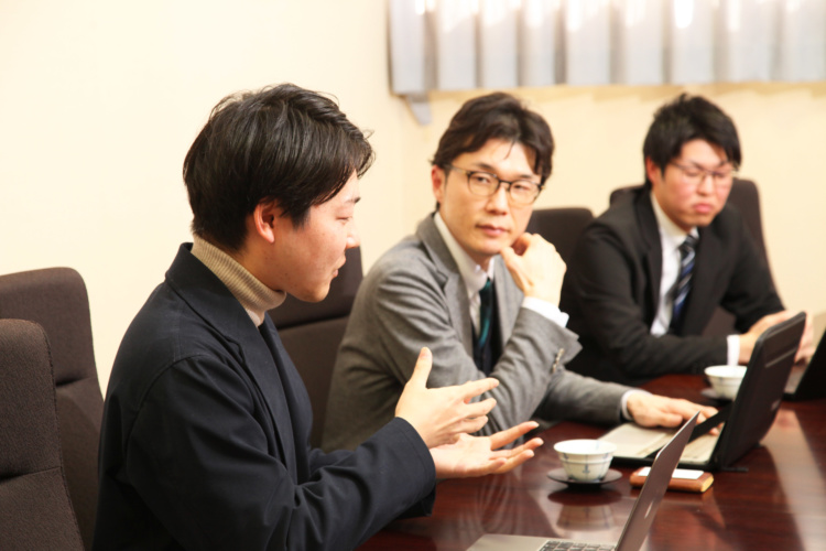 インタビューにご対応いただいた聖学院中学校・高等学校の山本先生、井上先生、早川先生