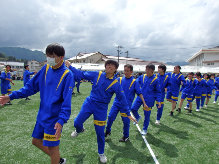 「広島新庄中学校・高等学校」の体育祭風景