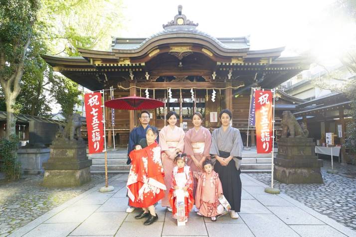 下谷神社での七五三詣の写真撮影