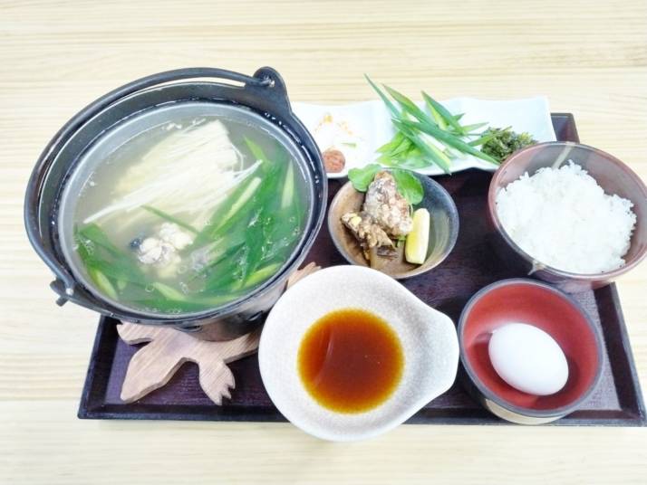 「道の駅スパ羅漢」の併設レストランで提供される「ひとりすっぽん鍋」