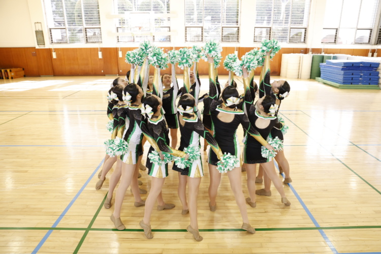 東京家政大学附属女子中学校・高等学校のドリルチームの演技風景