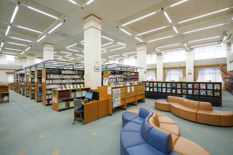 東京成徳大学中学・高等学校（中高一貫部）の図書室