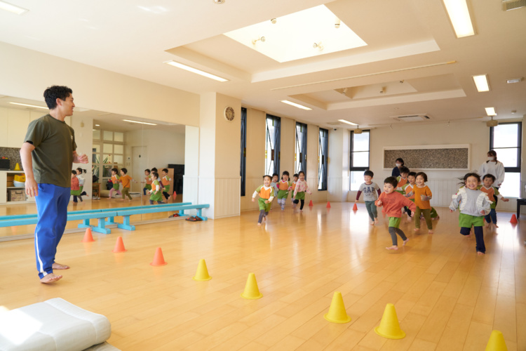 「横浜りとるぱんぷきんず」の体操教室風景