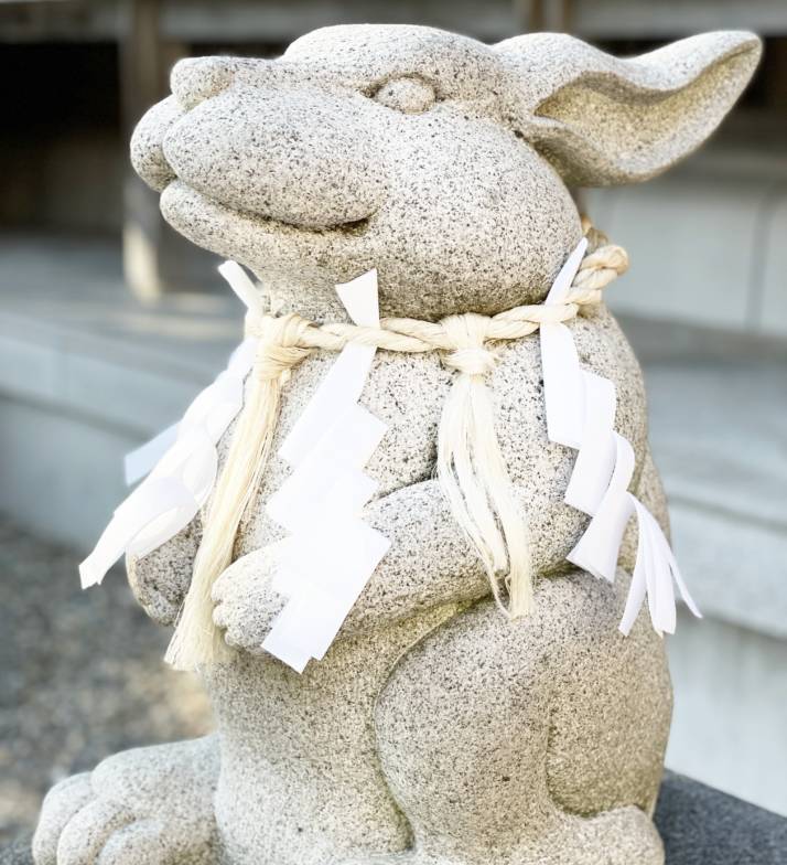 北海道函館市の湯倉神社にあるなでうさぎ 神兎