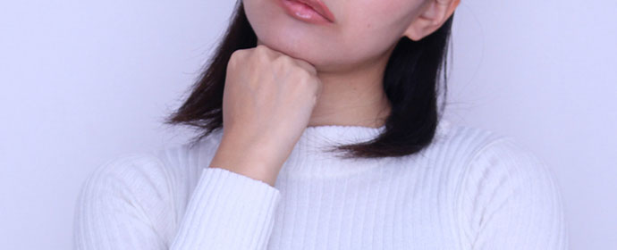 マッチングアプリで高収入のメガネ男子を探すアラサー女性