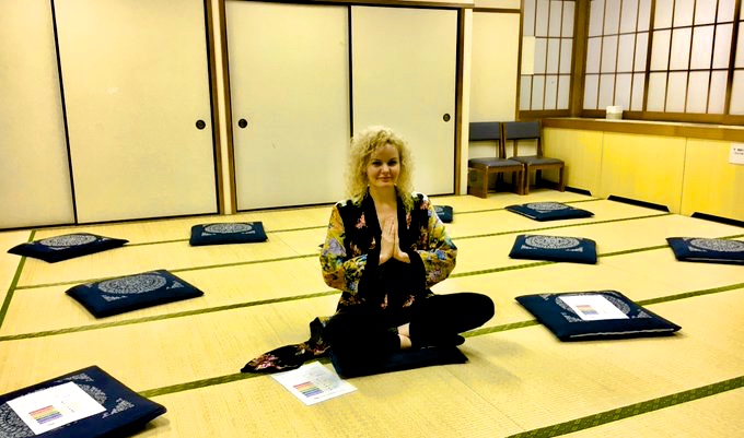 社会人サークル東京PLACEで人気の高いチャクラ瞑想イベント